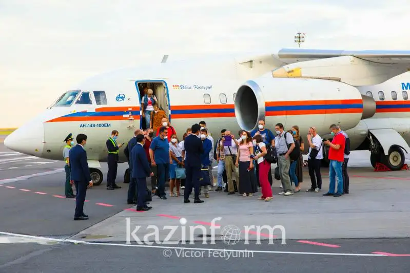Российские врачи прибыли в Казахстан для борьбы с коронавирусом