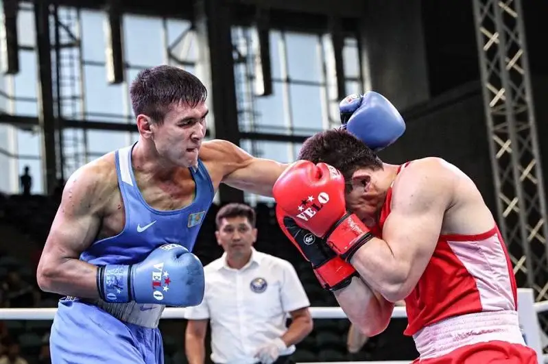 Bokstan álem chempıonaty: Tursynbaı Qulahmet amerıkalyq boksshyny jeńdi
