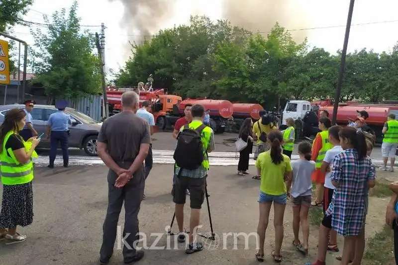 Qoımadaǵy órtti sóndirýge «Almaty sý» mekemesi kómekke keldi