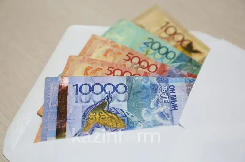 «Jas ulanǵa» qabyldaý úshin 1,2 mln teńge para alǵan mektep qyzmetkerleri ustaldy