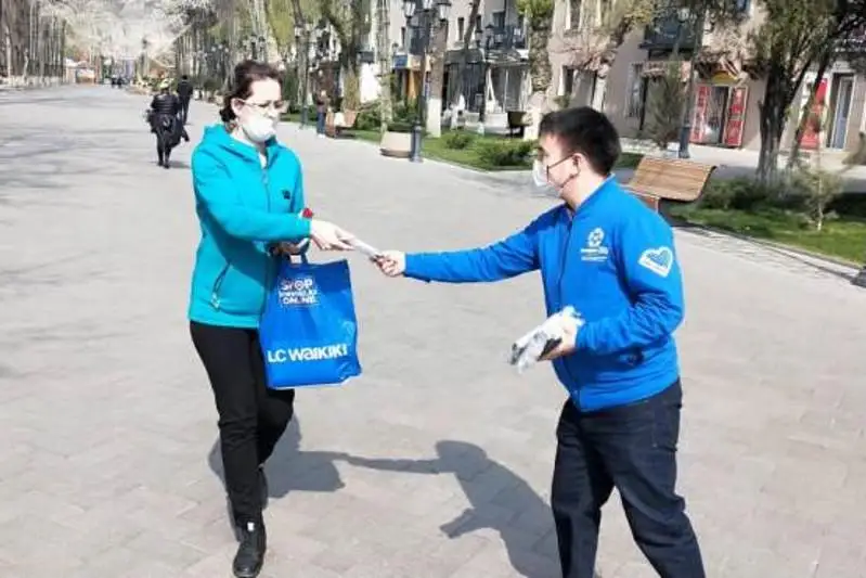 Shymkentte maskalar men dárýmender tegin taratyldy