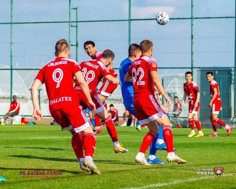 Fýtbol: «Qaısardyń» quramy 80 paıyzǵa jańaratyn boldy