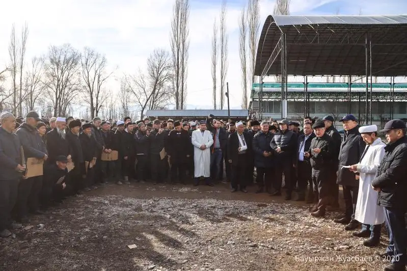Бердібек Сапарбаев Қордайда қаза тапқандардың үйіне барып, көңіл айтты