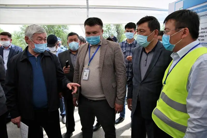 Saparbaev qytaılyq kompanııa basshylaryna zańdy qatań saqtaýdy eskertti