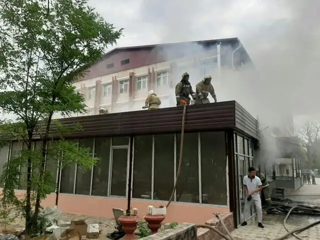 Taraz ortalyǵyndaǵy dámhana órtendi