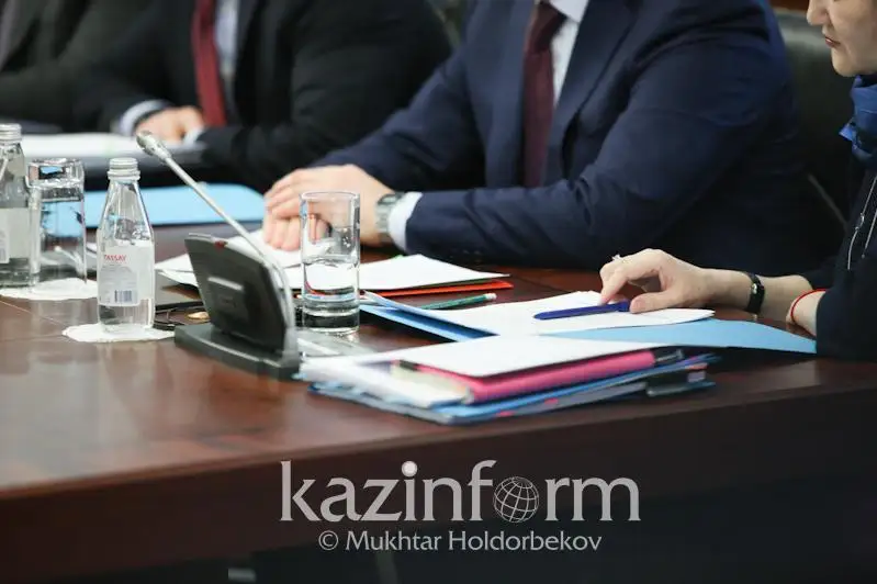 Memlekettik qyzmetshilerge arnalǵan konkýrstyq rásimder ózgeredi