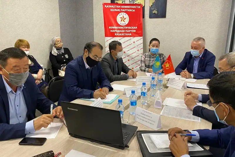 Pavlodar kommýnısteri sybaılas jemqorlyqqa qarsy kúres sharalaryn usyndy