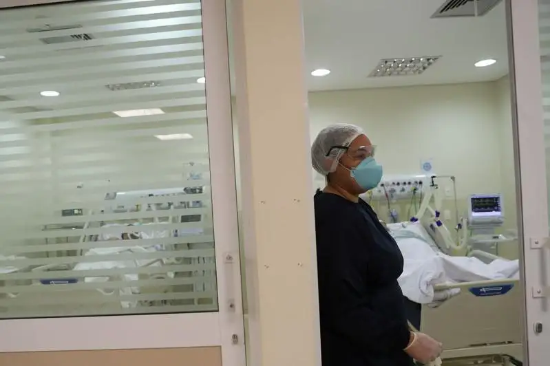 Brazılııada bir táýlikte koronavırýstan 1 300 adam qaıtys boldy