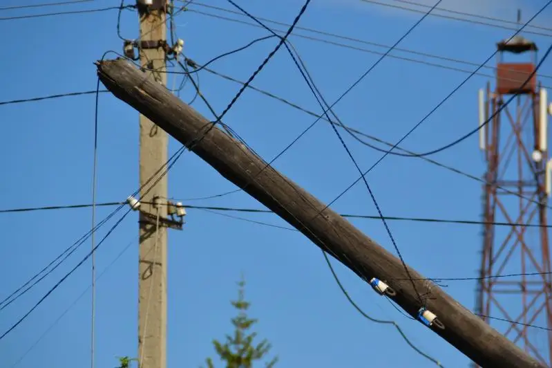Qyzylordada elektr baǵany kólik ústine qulady