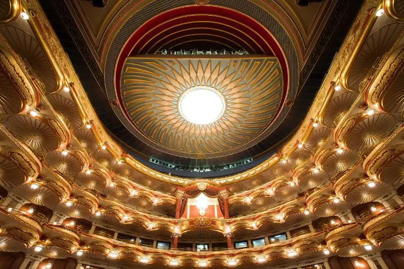 Almaty ákimdigi teatrlar nege jabyq turǵanyn túsindirdi