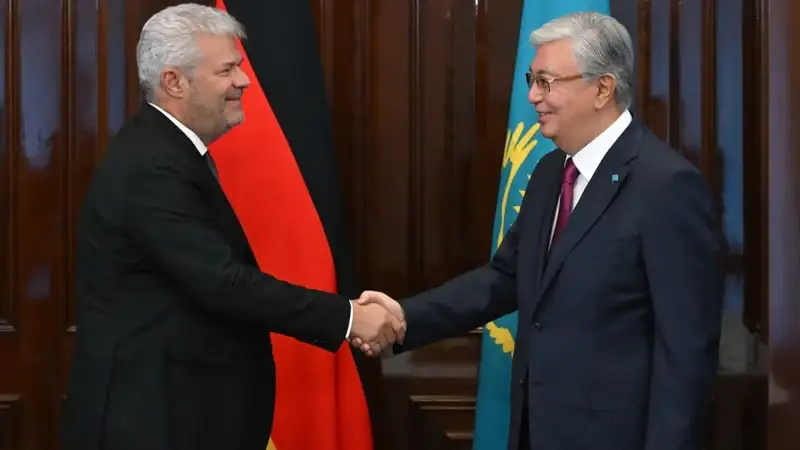 Давлат раҳбари STADA Group компанияси вице-президенти Кристос Галлис билан учрашди