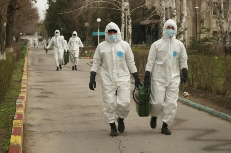 Almaty kóshelerin 2 myńǵa jýyq áskerı qyzmetshi zararsyzdandyrýda