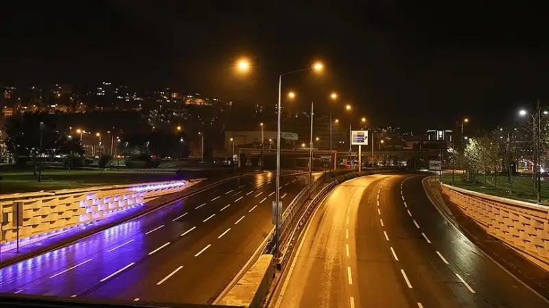 Túrkııada 4 qańtarǵa deıin komendant saǵaty engizildi