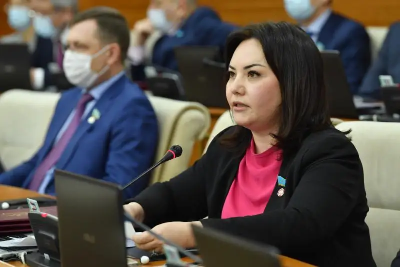 Aıjan Ysqaqova «Bókeıorda» rezervaty nege qurylmaǵanyn surap, Úkimetke saýal joldady