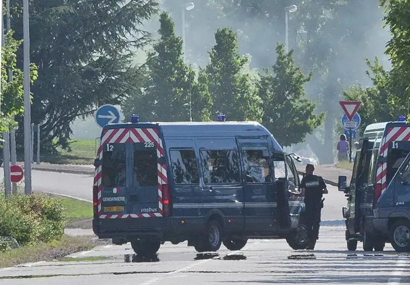 Frantsııada júk kóliginen bir tonnaǵa jýyq esirtki tabyldy