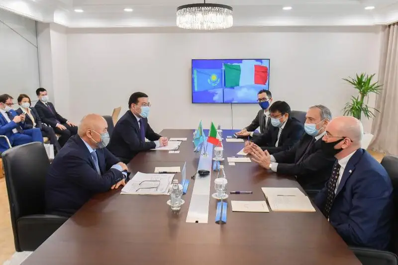 Ómirzaq Shókeev pen Italııa elshisi yntymaqtastyq máselelerin talqylady