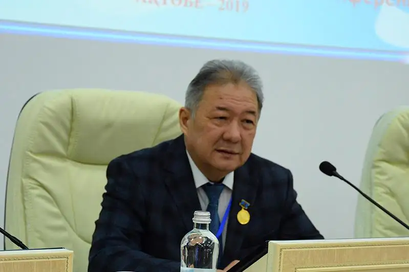 Abaıdyń aıtqandary memlekettik deńgeıde qoldaý tapqanda ıntellektýaldy ultqa aınalamyz – A.Pangereev