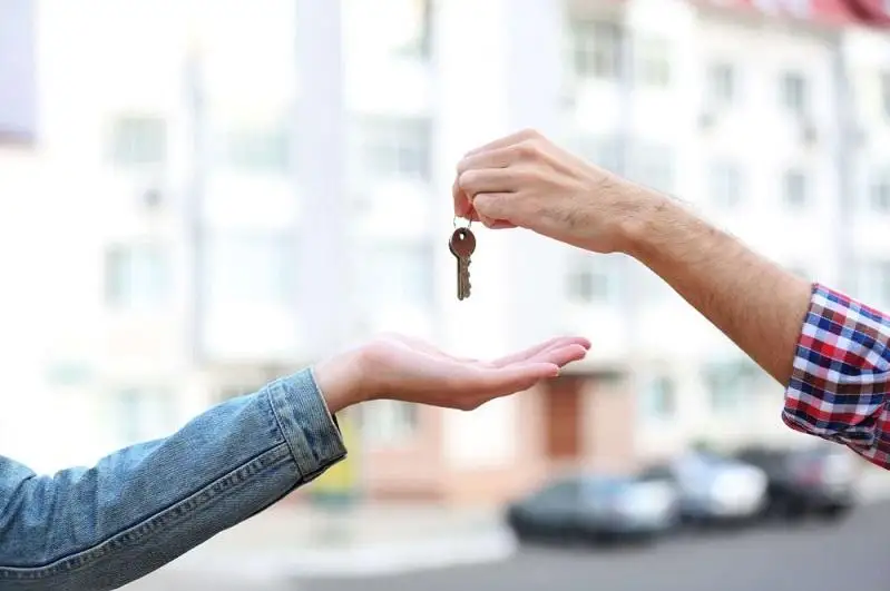 Depýtattar jastardy baspanamen qamtamasyz etý boıynsha usynystar aıtty