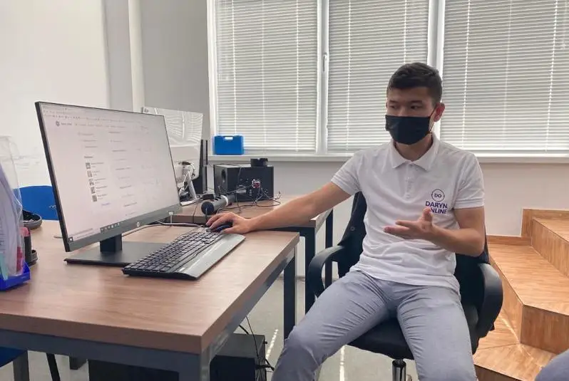 Almatyda bilim berýdiń onlaın platformasy usynyldy