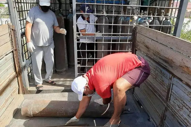 Túrkistan oblysynda volonterler men kásipkerler aýrýhanalarǵa kómek kórsetýde