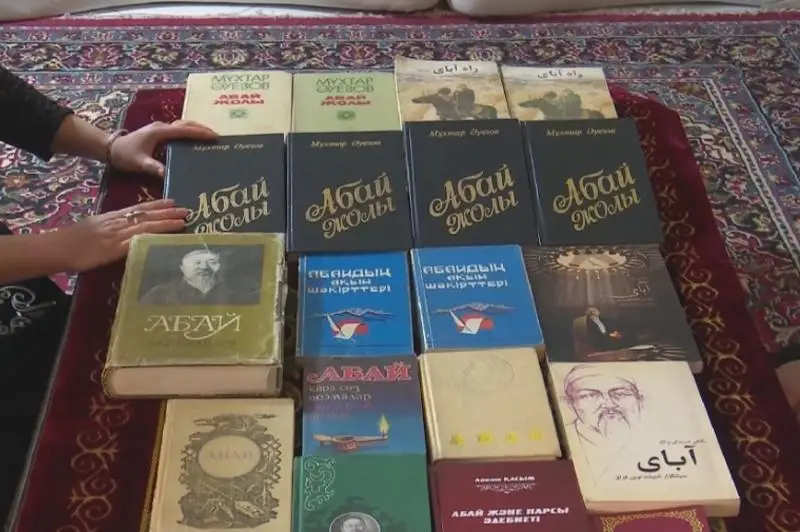 Qazaq qyzy ırandyqtarǵa Abaı shyǵarmalaryn nasıhattap júr