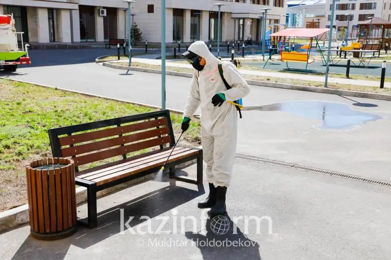 Almatyda qoǵamdyq oryndardy dezınfektsııalaýdyń ekinshi kezeńi bastalady