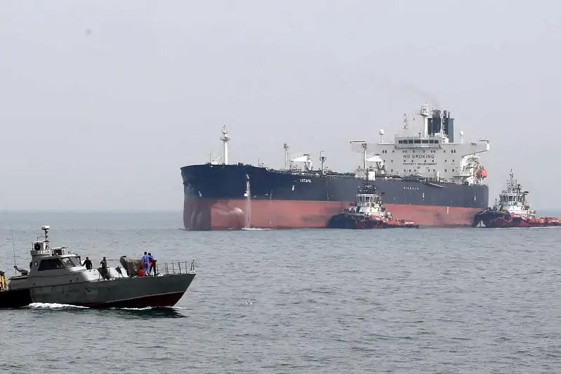 Iran Parsy shyǵanaǵynda kontrabandalyq jaǵarmaı tasymaldaǵan kemeni ustady