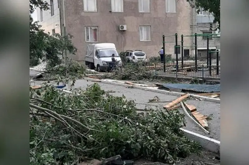 Aıagózdegi daýyl: Buzylǵan ǵımarattar bir aptanyń ishinde qalpyna keltirilmek