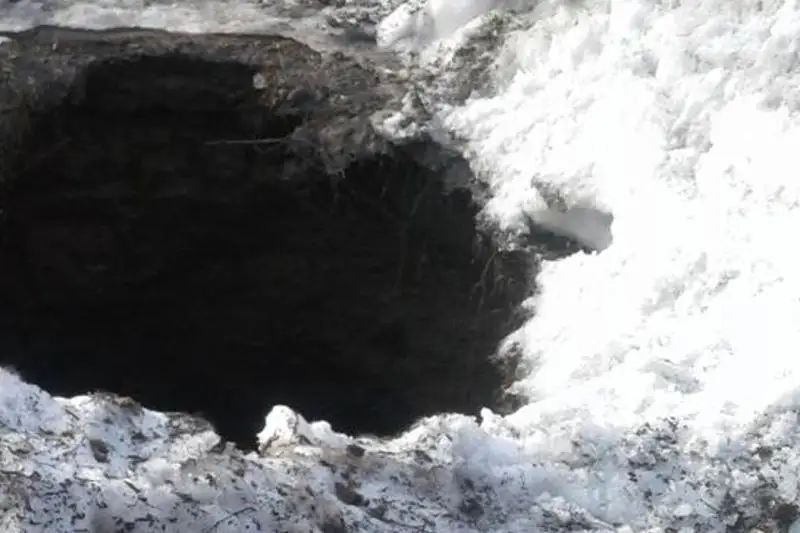Оралда кәріз коллекторындағы апаттан саяжай үйлеріне қауіп төнді