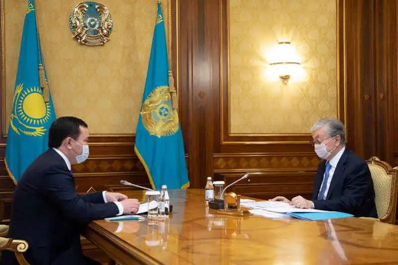 Президент Қарағанды облысының әкімін қабылдады