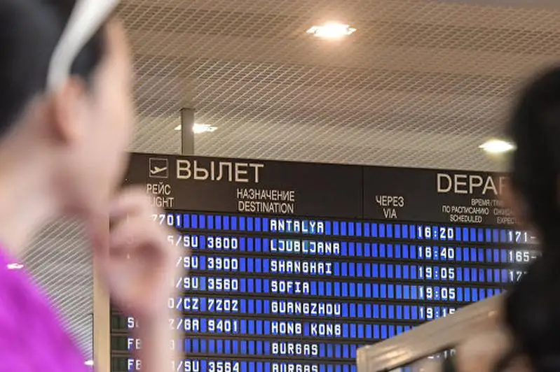 Коронавирус: Шетелге жолдама алып қойғандар не істейді - вице-министрдің жауабы