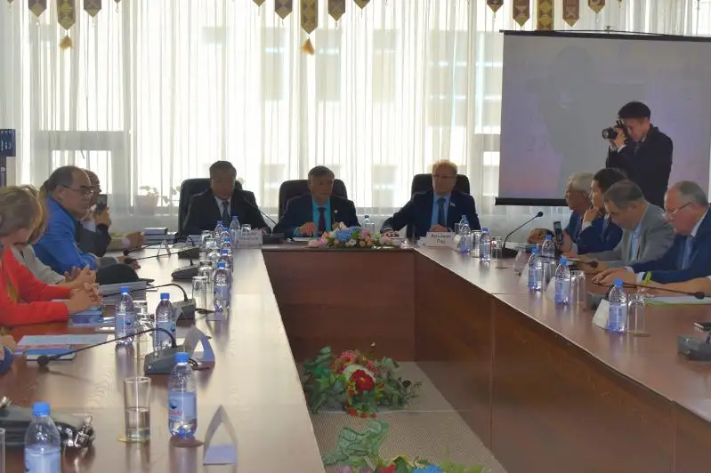 Geteniń eńbekteri qazaqsha kitap bolyp shyqty