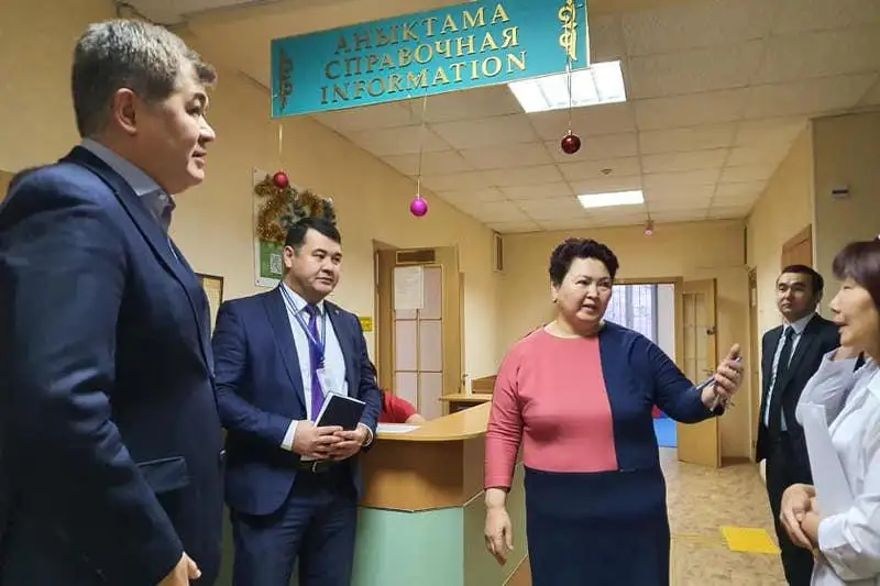 Eljan Birtanov elordadaǵy jekemenshik medıtsınalyq ortalyqtardy aralady