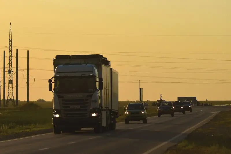 Pavlodar oblysynda aýyr júk mashınalary túnde ǵana júrýi múmkin