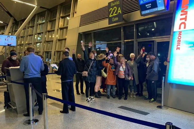 Birikken Arab Ámirlikterinen 460 qazaqstandyq jetkizildi - QR SІM
