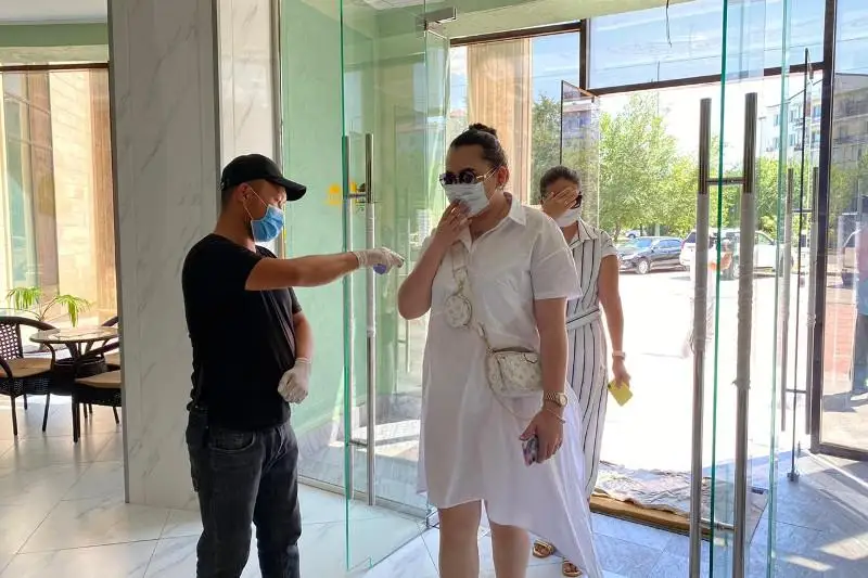 Karantın talaptaryna baǵynǵysy kelmeıtin shymkenttikterge eskertý jasaldy
