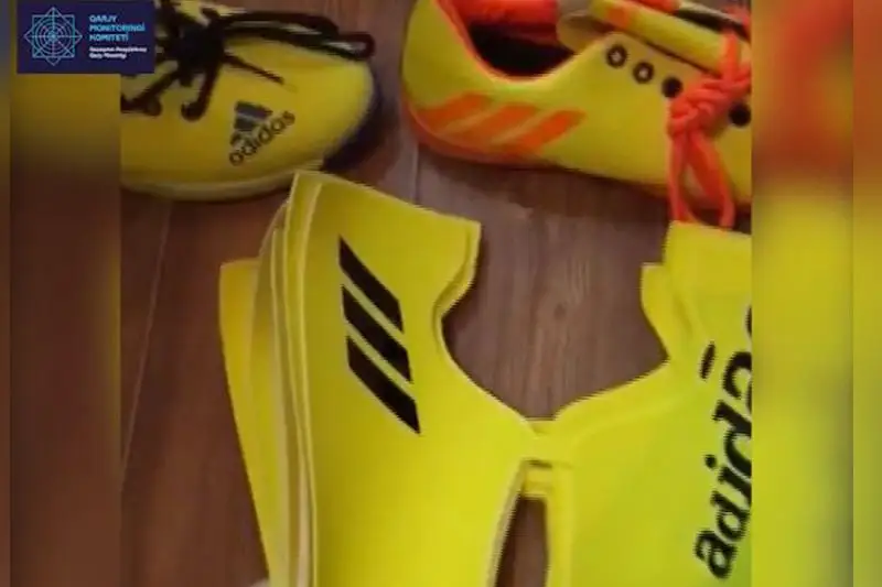 Almaty oblysynyń turǵyny «Adidas» kıimderin  qoldan tikken