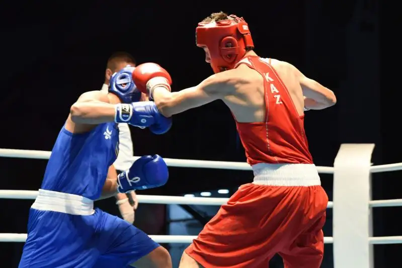 Qazaqstandyq jas boksshylar Azııa chempıonatynda 10 medal jeńip aldy
