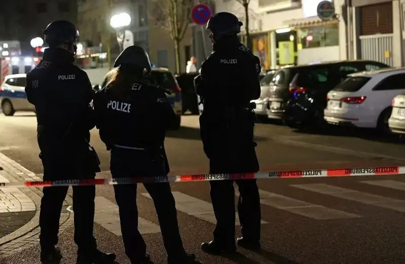 Germanııada belgisiz bireýler birneshe adamdy pyshaqtap ketti