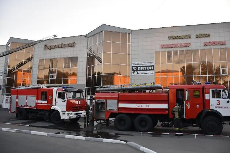 Petropavlda saýda ortalyǵynda birneshe býtık órtenip ketti