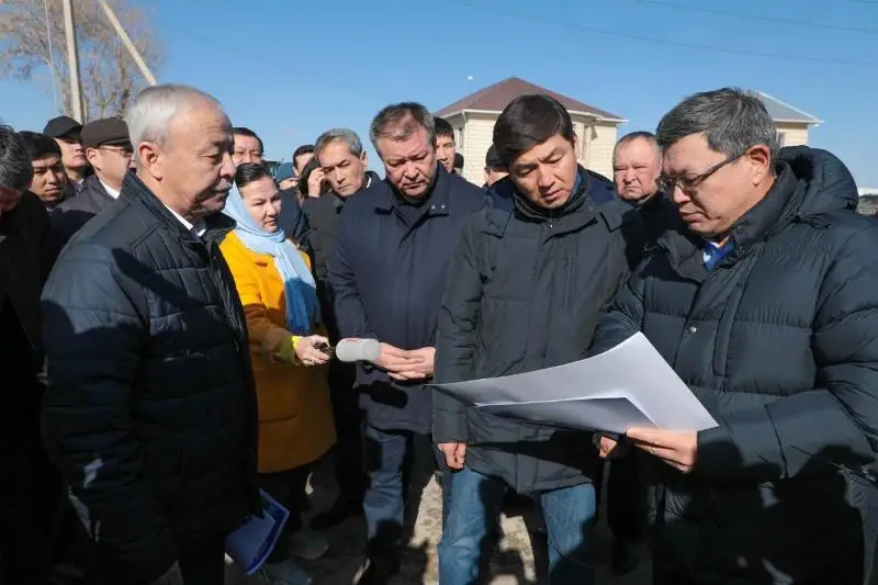 Baýyrjan Baıbek Qyzylorda oblysynyń turǵyndarymen kezdesti