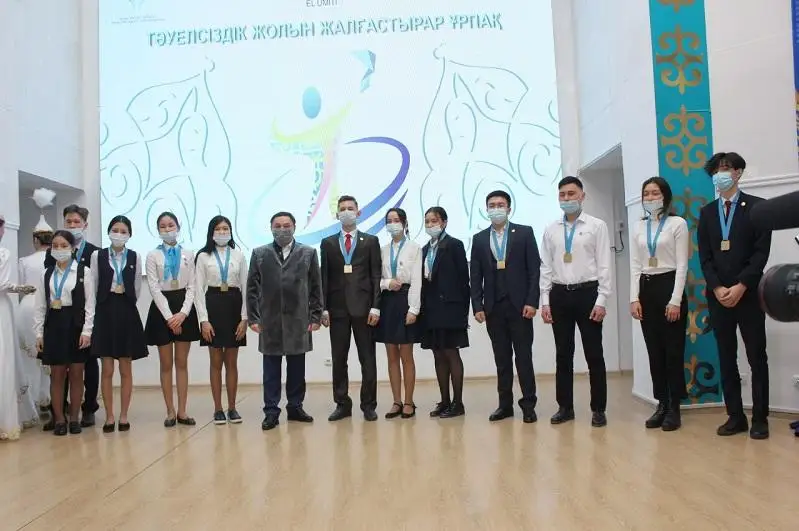 Aqmolalyq daryndy oqýshylar «Elbasy medalimen» marapattaldy
