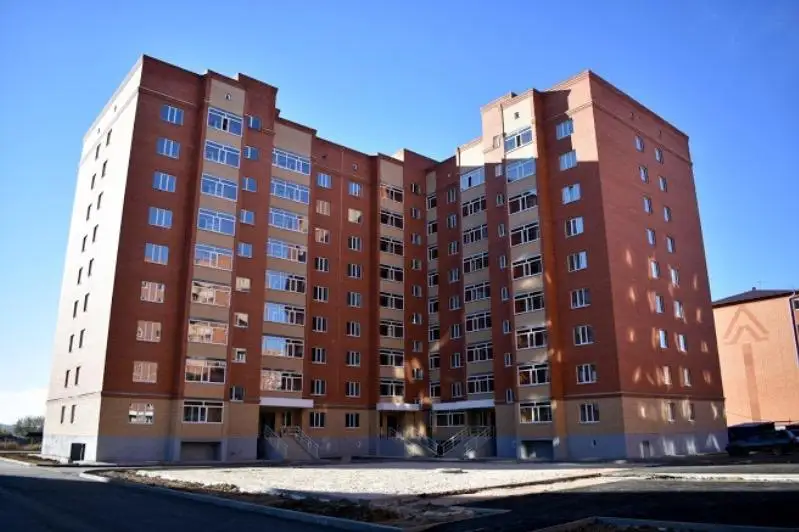 Ermek Marjyqpaev: Bıyl óńirde 5 myńǵa jýyq otbasy baspanamen qamtylady