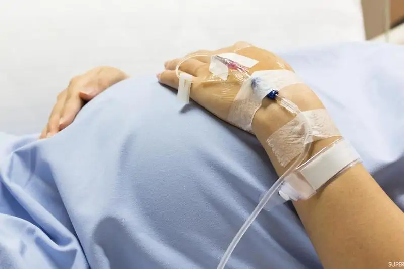 Алматы дәрігерлері ауыр диагнозбен босанған әйелді аман алып қалды
