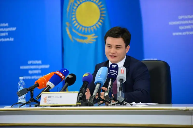 Qazaqstanda áıelder kásipkerligin damytý boıynsha 17 ortalyq ashylady – Áset Erǵalıev
