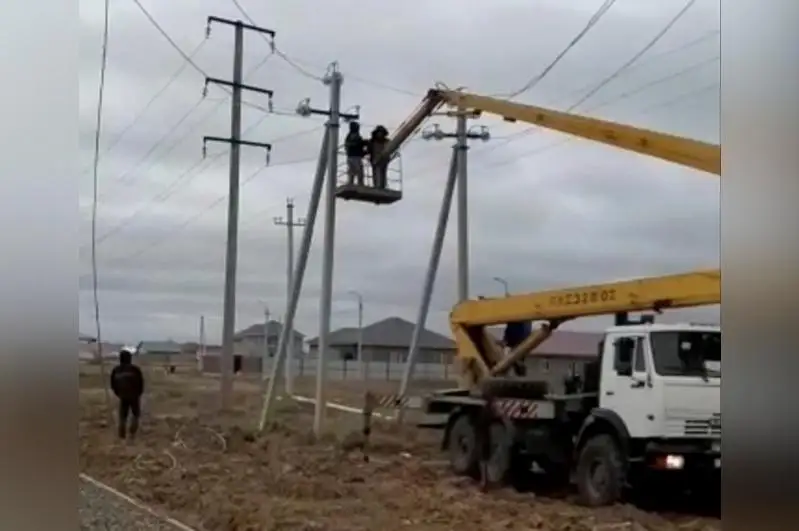 Qosshydaǵy apat: Elektrmen jabdyqtaý jelisiniń 95 paıyzy tozǵan