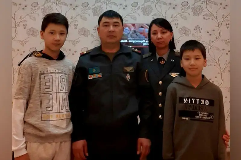 Áskerıler otbasy: Úıde de temirdeı tártip bolǵanyn qalaımyz