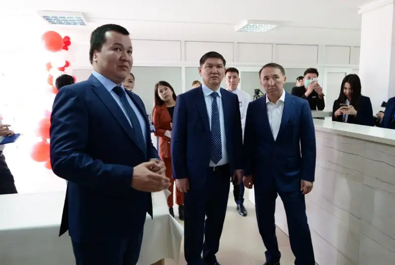Shymkenttik metsenat koronavırýs indetine qarsy kúreske 20 mıllıon teńge aýdardy