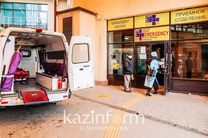 Karantın jarııalanǵaly qala kóshelerinde júrý jeńildep qaldy - jedel járdem júrgizýshisi
