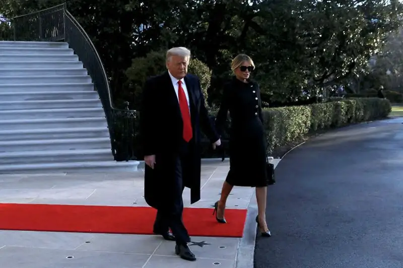 Donald Tramp Aq úıden ketti